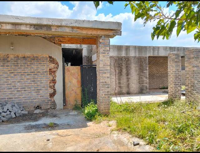 LAND FOR SALE IN NEW REDRUTH